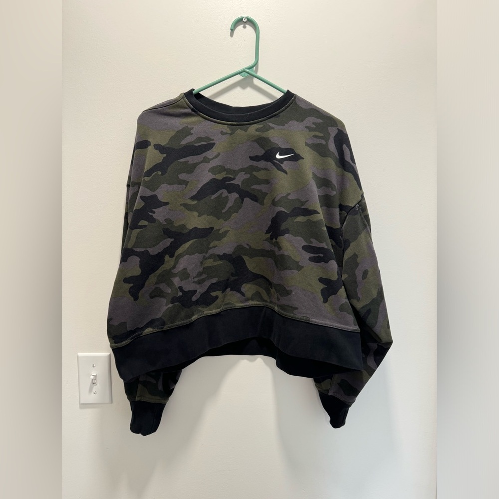 Nike Dri-Fit women’s crop crew neck sweatshirt size Large